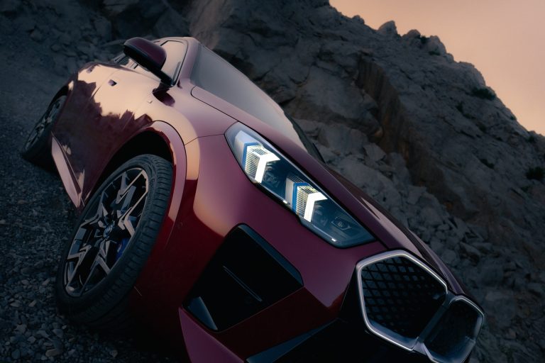 BMW iX1 vs Audi Q4 e-tron: dos SUV-C eléctricos premium frente a frente en uso urbano