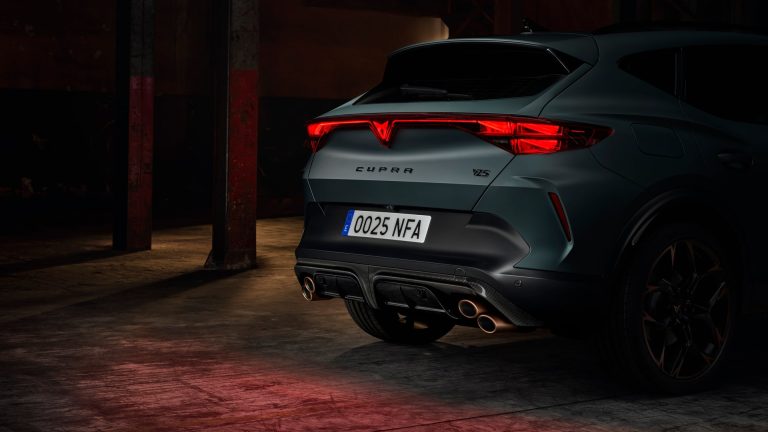 Cómo elegir un SUV PHEV para uso urbano en 2026 sin caer en la trampa del consumo con batería vacía