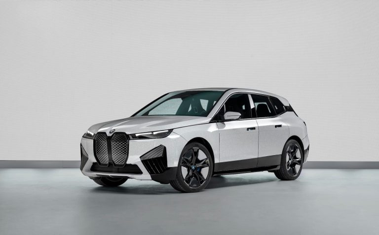 Qué implica realmente la etiqueta 0 en un SUV premium: fiscalidad, acceso urbano y coste real