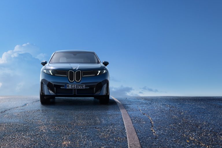 BMW iX vs Mercedes-Benz EQE SUV: dos SUV-E eléctricos premium con enfoques tecnológicos opuestos BMW iX vs Mercedes-Benz EQE SUV: dos SUV-E eléctricos premium con enfoques tecnológicos opuestos
