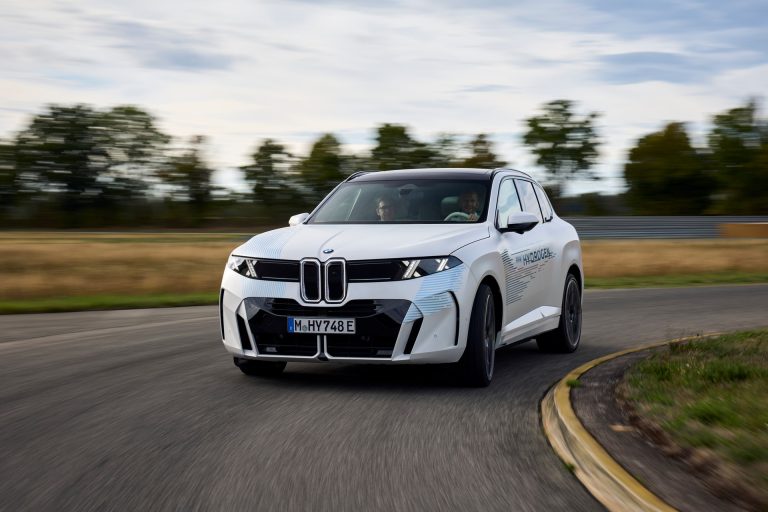 Qué es realmente un SUV PHEV en 2026: cómo se combinan motor térmico, batería y transmisión Qué es realmente un SUV PHEV en 2026: cómo se combinan motor térmico, batería y transmisión