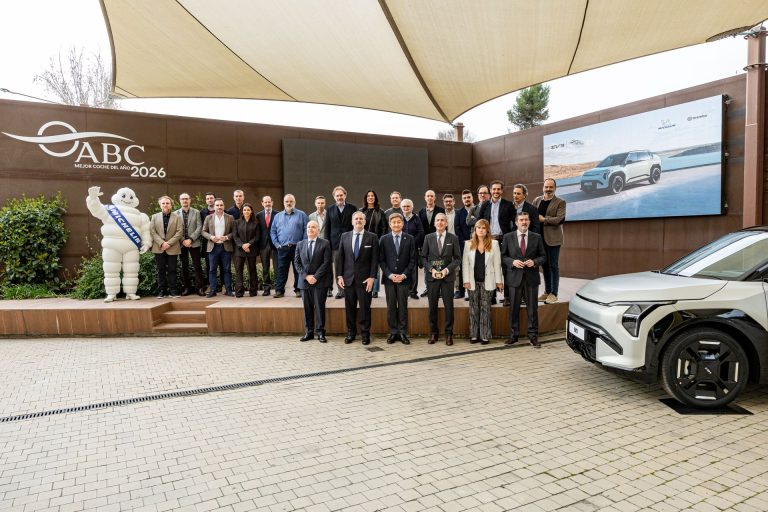 KIA EV4 analizado: ¿el nuevo compacto eléctrico coreano tiene argumentos para liderar el segmento en 2026? KIA EV4 analizado: ¿el nuevo compacto eléctrico coreano tiene argumentos para liderar el segmento en 2026?