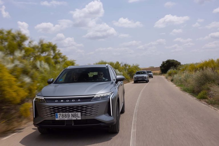 Omoda 9 analizado: ¿el SUV-D híbrido enchufable chino cumple lo que promete en dinámica y consumo? Omoda 9 analizado: ¿el SUV-D híbrido enchufable chino cumple lo que promete en dinámica y consumo?