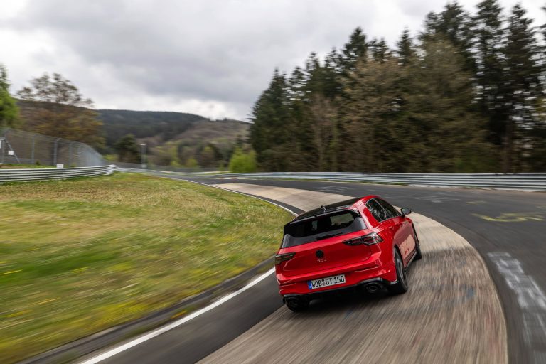 Ranking de compactos PHEV con mejor autonomía eléctrica real por encima de 60 km en 2026