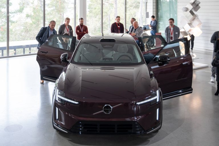 Ranking de SUV-D eléctricos premium con mayor autonomía real y equipamiento tecnológico en 2026