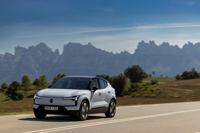 Volvo EX30 vs Smart #1: dos SUV-B eléctricos urbanos con enfoques opuestos de seguridad y equipamiento Volvo EX30 vs Smart #1: dos SUV-B eléctricos urbanos con enfoques opuestos de seguridad y equipamiento