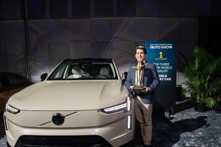 Volvo EX90 analizado: ¿el SUV-E eléctrico familiar de 7 plazas más seguro y tecnológico en 2026?